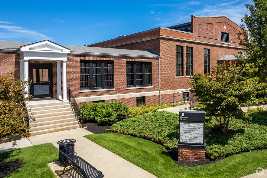 More Photos Of 16 Chestnut St, Foxborough Office For Lease