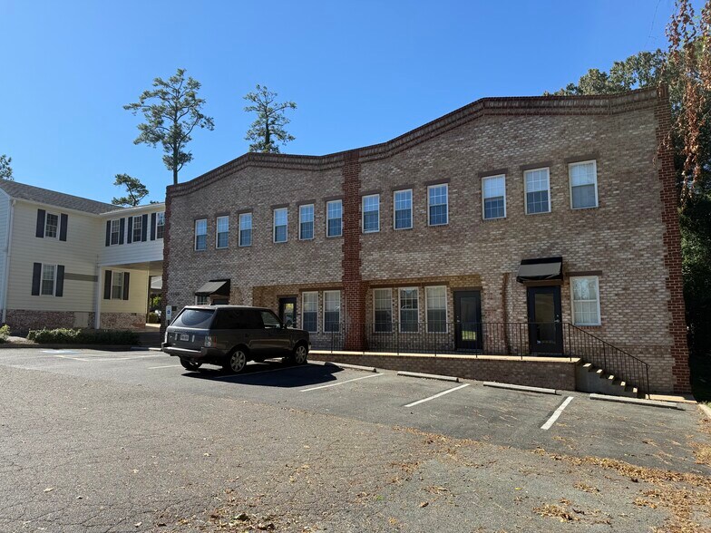 Primary Photo Of 7840-7846 Forest Hill Ave, Richmond Office For Lease