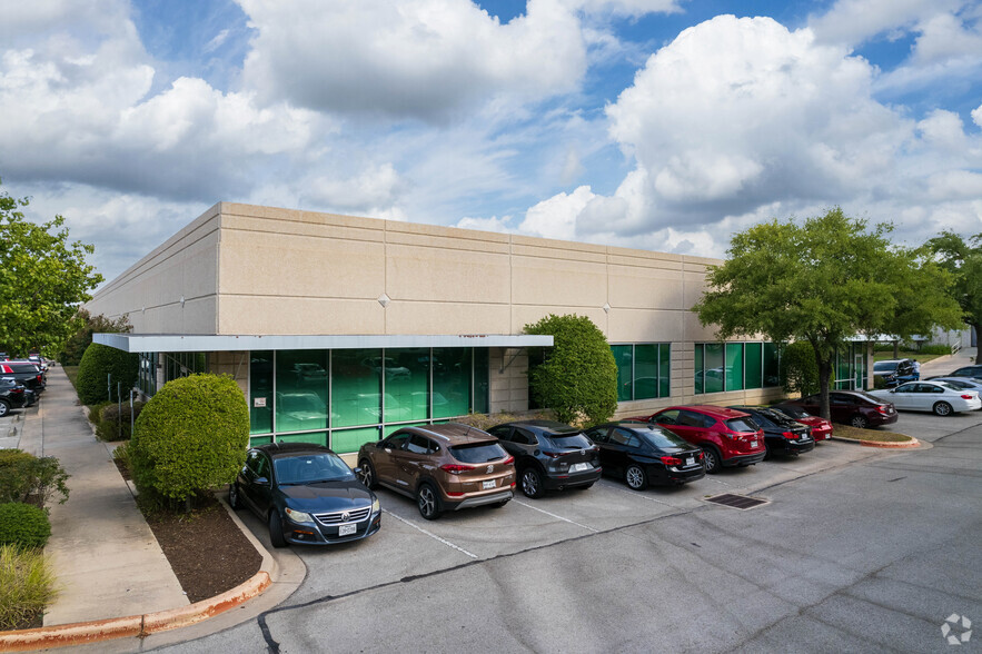 Primary Photo Of 9300 United Dr, Austin Showroom For Lease