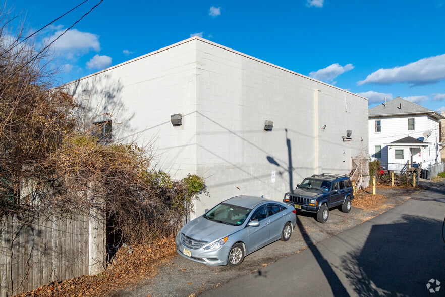 More Photos Of 739 Greenwood Ave, Trenton Freestanding For Lease