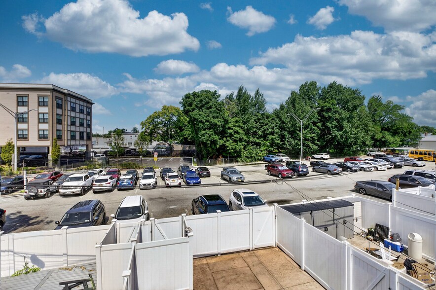 More Photos Of 2426-2428 Grand Ave, Baldwin Storefront Retail Residential For Lease