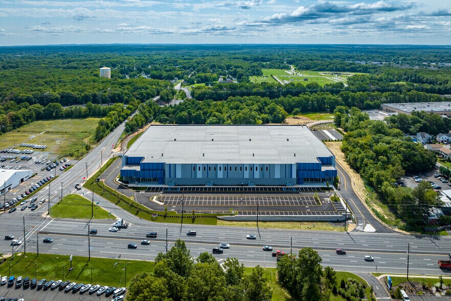 More Photos Of 1980 U.S. Route 1, North Brunswick Warehouse For Lease
