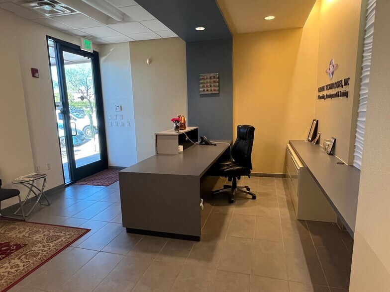 More Photos Of 9927 E Bell Rd, Scottsdale Medical For Lease