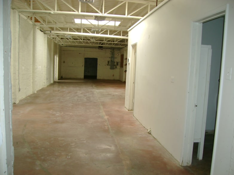 More Photos Of 5939-5941 Clara St, Bell Gardens Manufacturing For Lease