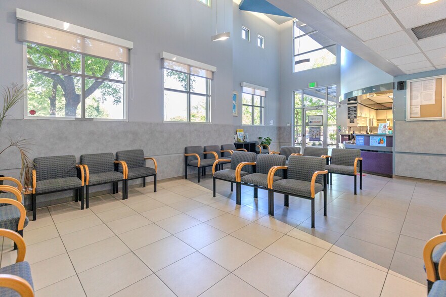 More Photos Of 7141 Fair Oaks Blvd, Carmichael Medical For Sale