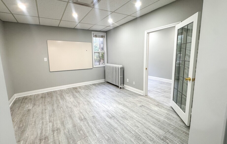 More Photos Of 504 Main St E, Hamilton Storefront Retail Residential For Lease