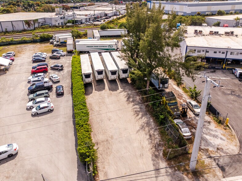 More Photos Of 500 NE 185th St, Miami Refrigeration Cold Storage For Lease