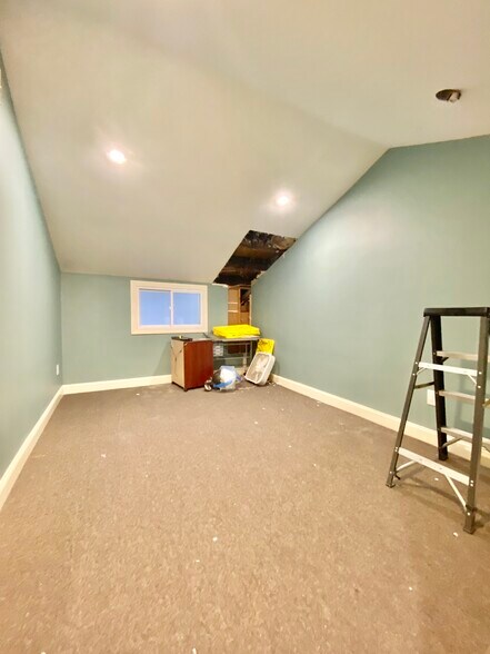 More Photos Of 8329 Delaware Ave, Upper Darby Service For Sale