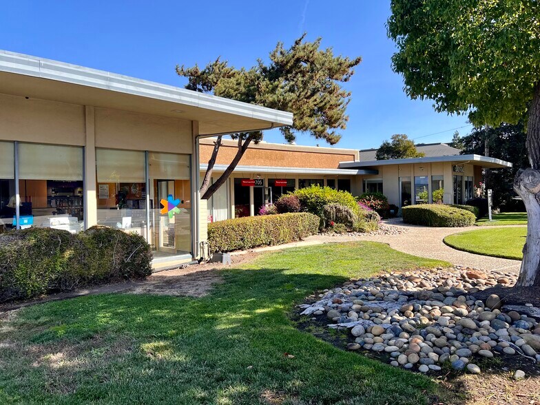 More Photos Of 705 Veterans Blvd, Redwood City Medical For Sale