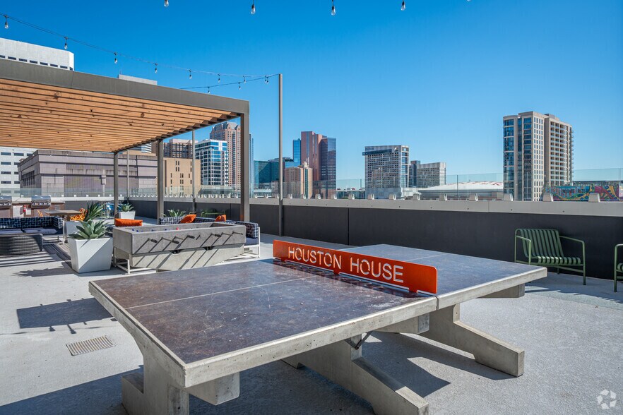 More Photos Of 1617 Fannin St, Houston Multifamily For Sale