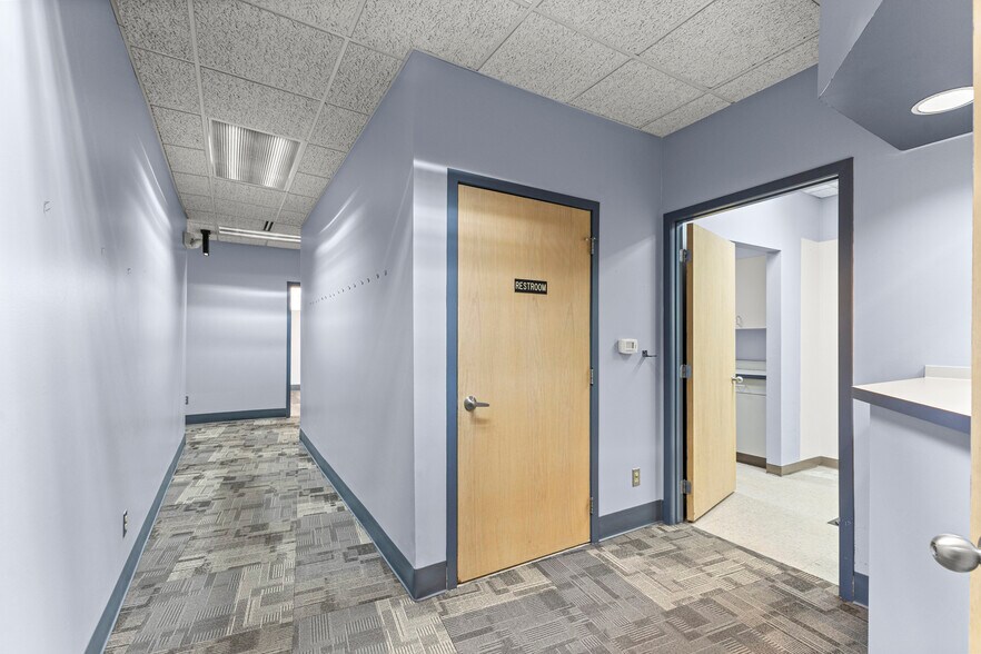 More Photos Of 24825 Michigan Ave, Dearborn Office For Lease