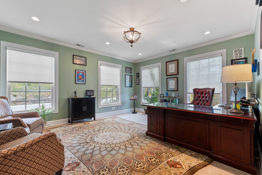 More Photos Of 3139 16th Street Rd, Huntington Medical For Sale