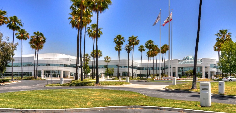 More Photos Of 1610 E Saint Andrew Pl, Santa Ana Office For Lease