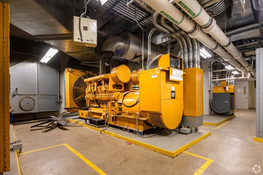 More Photos Of 4 Overlook Pt, Lincolnshire Office For Lease