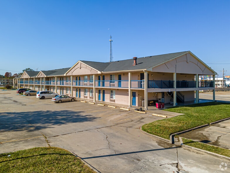 More Photos Of 9919 Gwenadele Ave, Baton Rouge Hotel For Sale