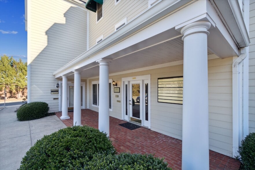 More Photos Of 10520 Warwick Ave, Fairfax Medical For Sale