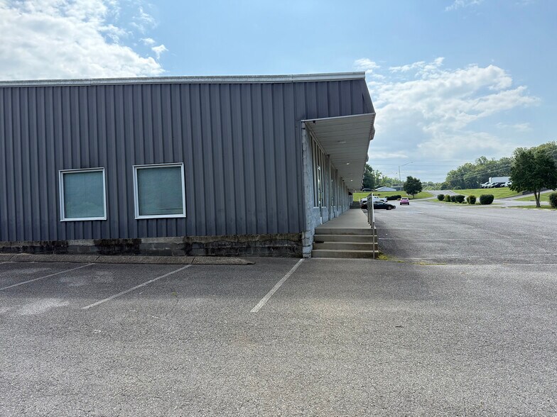 More Photos Of 1010-1038 Stearman Dr, Millersville Unknown For Lease