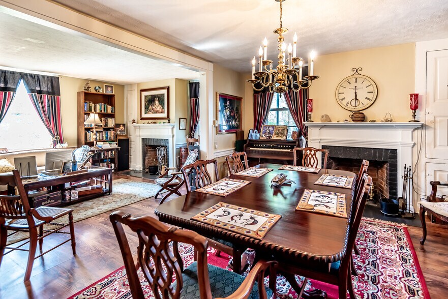 More Photos Of 129 N Main St, Waynesville Specialty For Sale