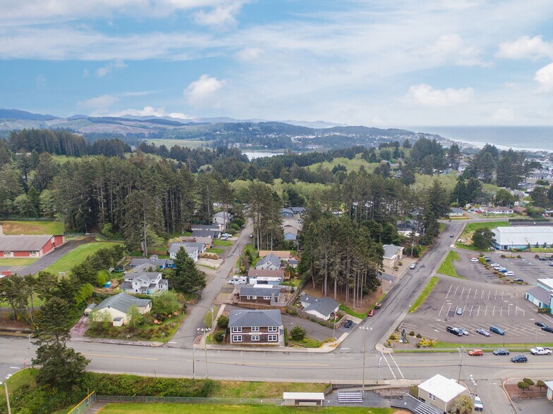 More Photos Of 2210 NE 22nd, Lincoln City Office For Sale