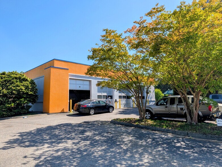 More Photos Of 5301 Oaklawn Blvd, Hopewell Auto Repair For Lease