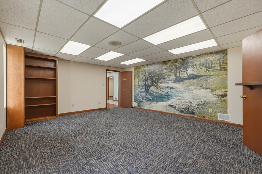 More Photos Of 3122 7th Ave, Charleston Office For Sale