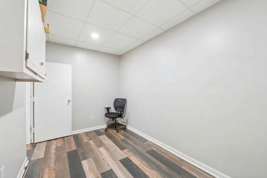 More Photos Of 224 E Broad St, Winder Medical For Sale