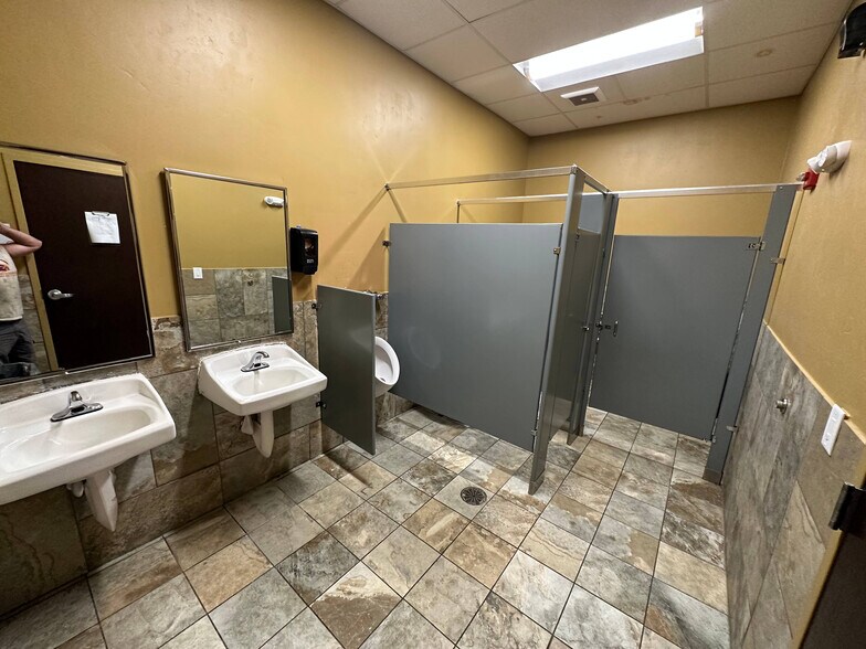 More Photos Of 1250 4th Ave NW, Minot Storefront For Lease