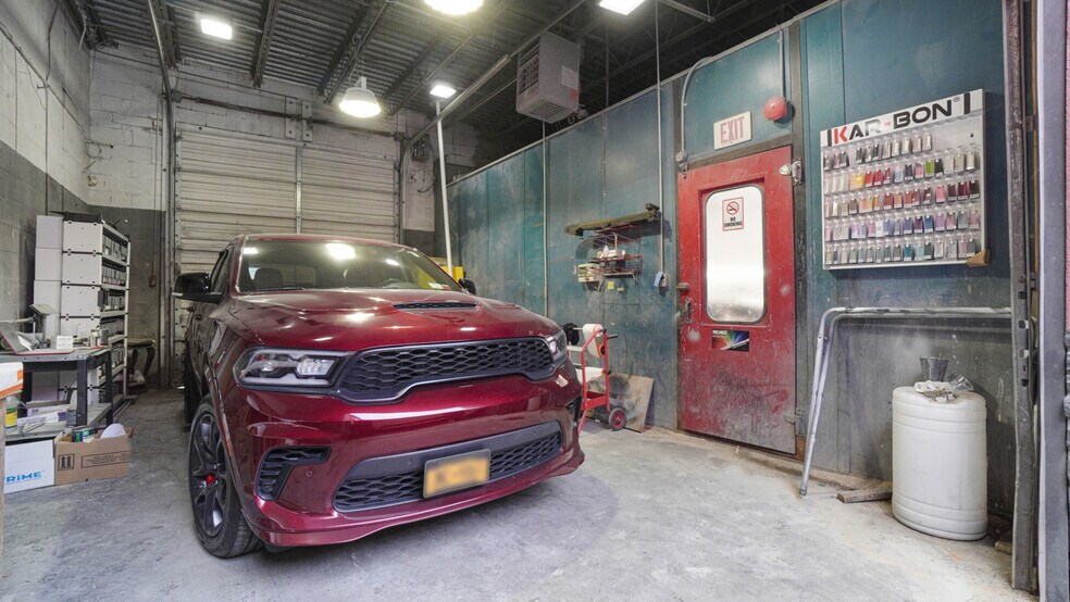 More Photos Of 10 Jerusalem Ave, Hempstead Auto Repair For Sale