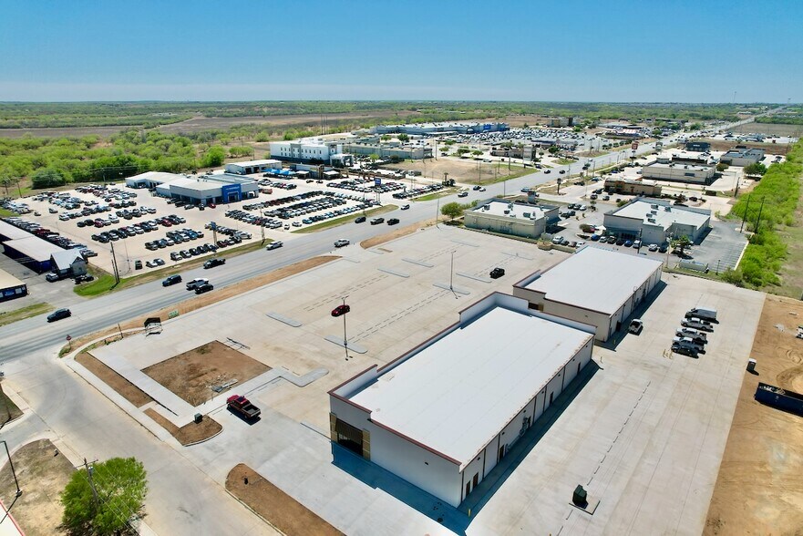 More Photos Of 901 Palmer Ln, Pleasanton Storefront Retail Office For Lease