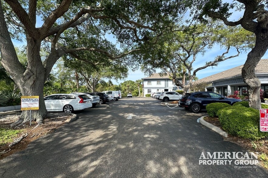 More Photos Of 7222 S Tamiami Trl, Sarasota General Retail For Lease