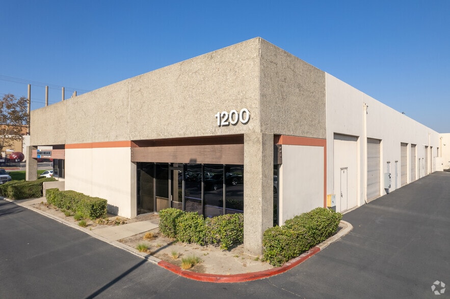 More Photos Of 1240 N Jefferson St, Anaheim Warehouse For Sale