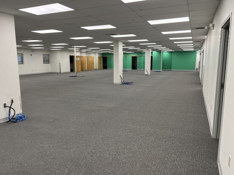 More Photos Of 16 Commercial St, Branford Research And Development For Lease