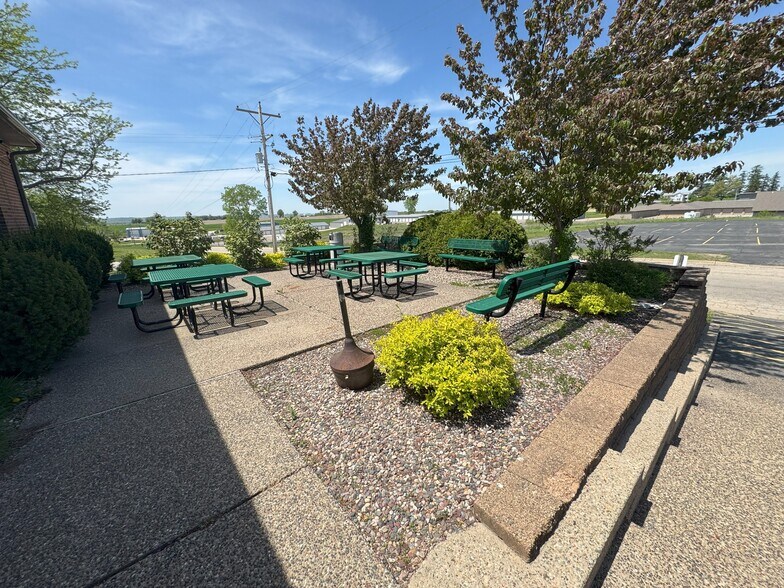 More Photos Of 100 A J Harle Dr, Galena Manufacturing For Sale