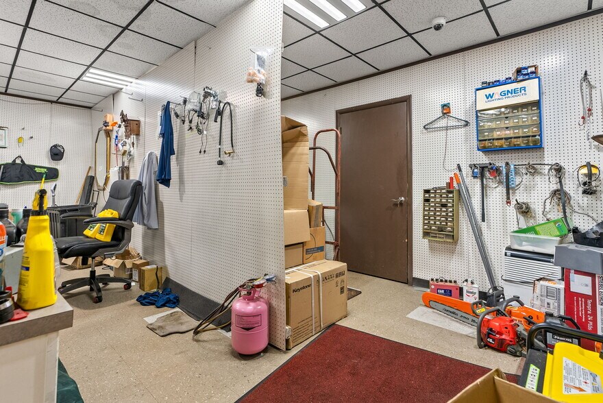 More Photos Of 1801 S Broad Ave, Lanett Auto Repair For Sale