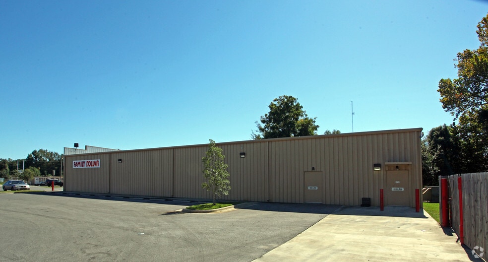 More Photos Of 1717 N Pace Blvd, Pensacola Freestanding For Lease