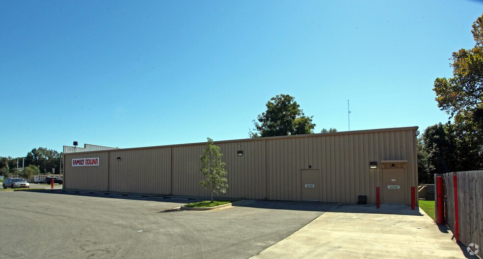 More Photos Of 1717 N Pace Blvd, Pensacola Freestanding For Sale