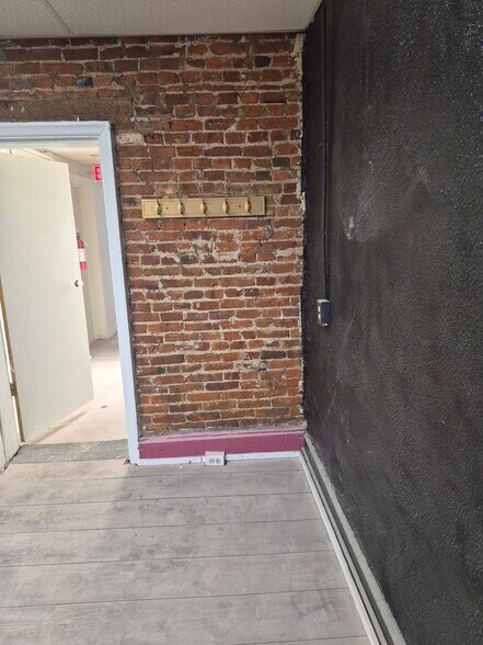 More Photos Of 1339-1341 N 2nd St, Harrisburg Storefront Retail Residential For Lease