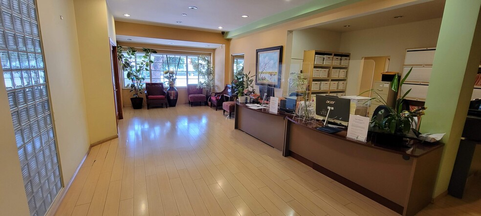 More Photos Of 4789 Vineland Ave, North Hollywood Medical For Lease