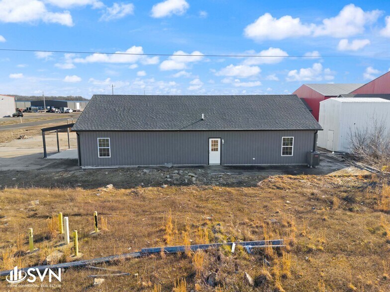 More Photos Of 300 Opportunity dr, Mayfield Warehouse For Sale