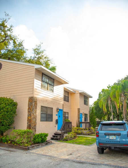 More Photos Of 12216 N 59th St, Tampa Apartments For Sale