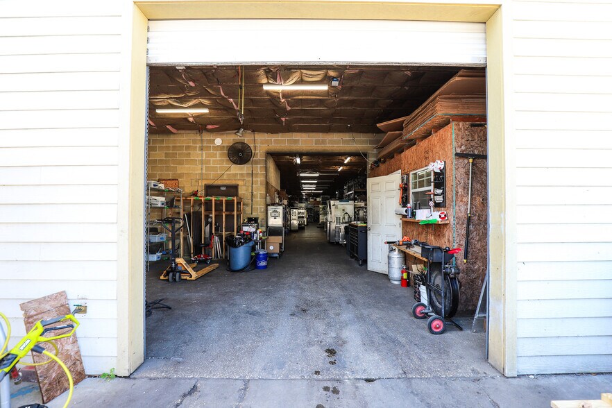 More Photos Of 2300 NW 71st Pl, Gainesville Warehouse For Lease