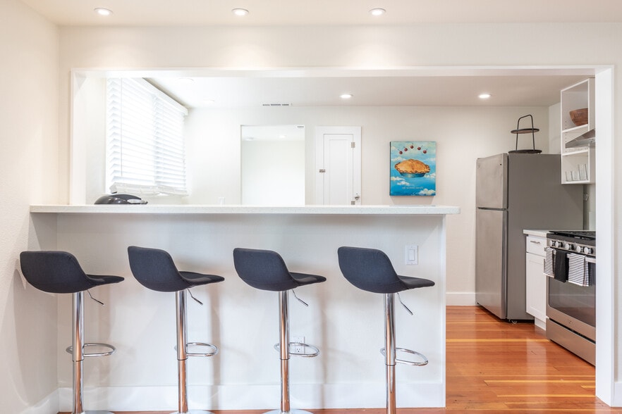 More Photos Of 1030 G St, Napa Apartments For Sale