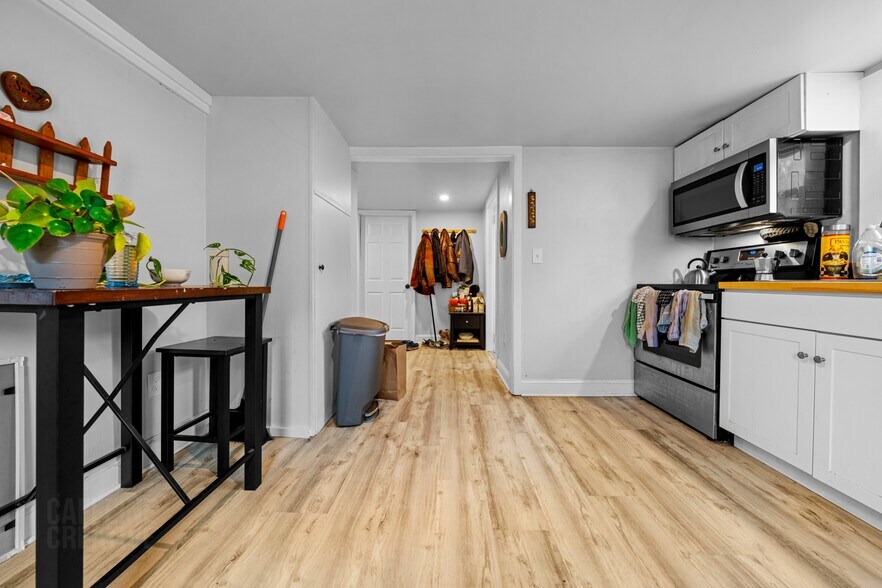 More Photos Of 15 South St, Freeport Apartments For Sale