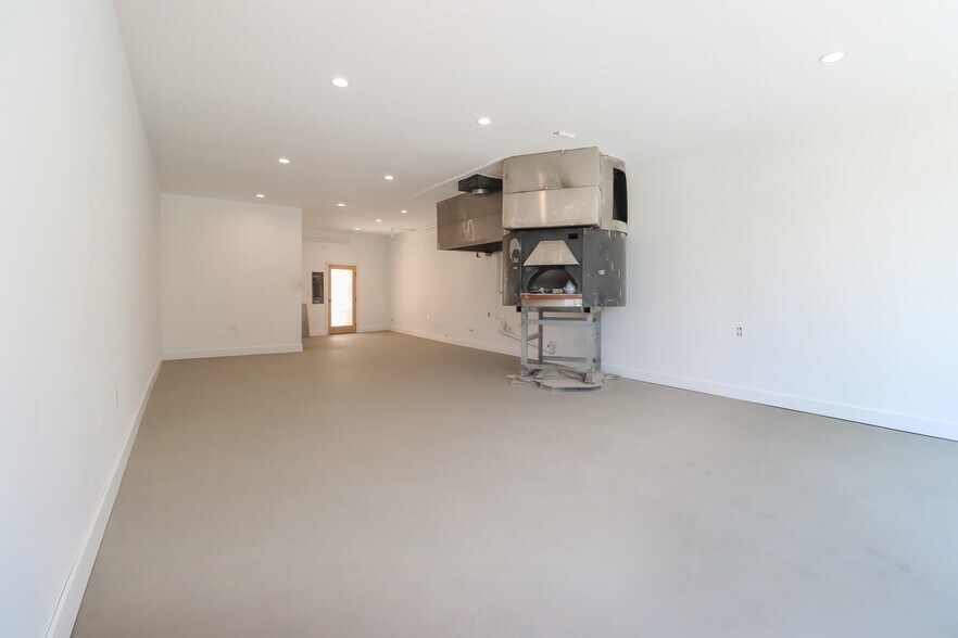 More Photos Of 4514-4518 Hollywood Blvd, Los Angeles Storefront Retail Residential For Lease