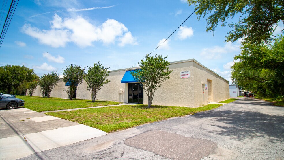 More Photos Of 1601-1605 Sunshine Dr, Clearwater Warehouse For Sale