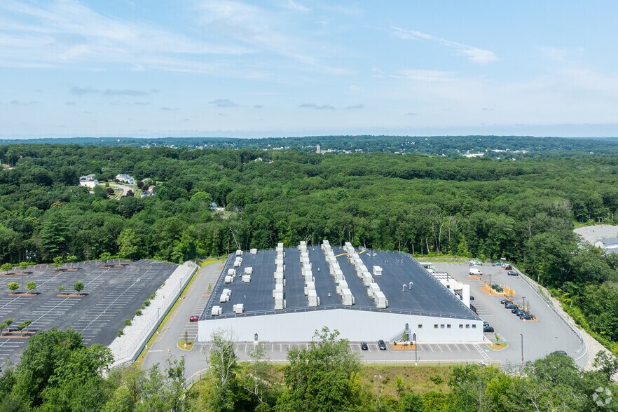 More Photos Of 5-7 Industrial Rd, Milford Manufacturing For Lease