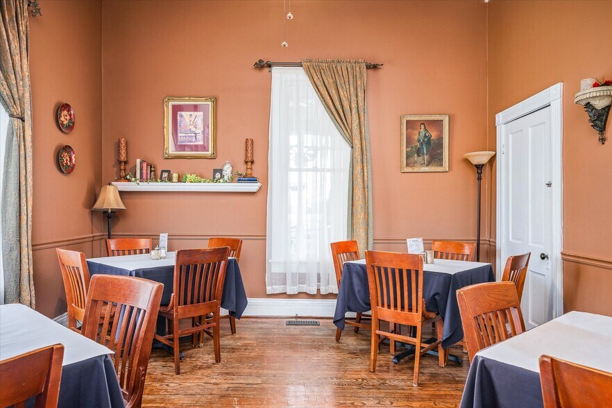 More Photos Of 232 N Peachtree Ave, Cookeville Restaurant For Sale