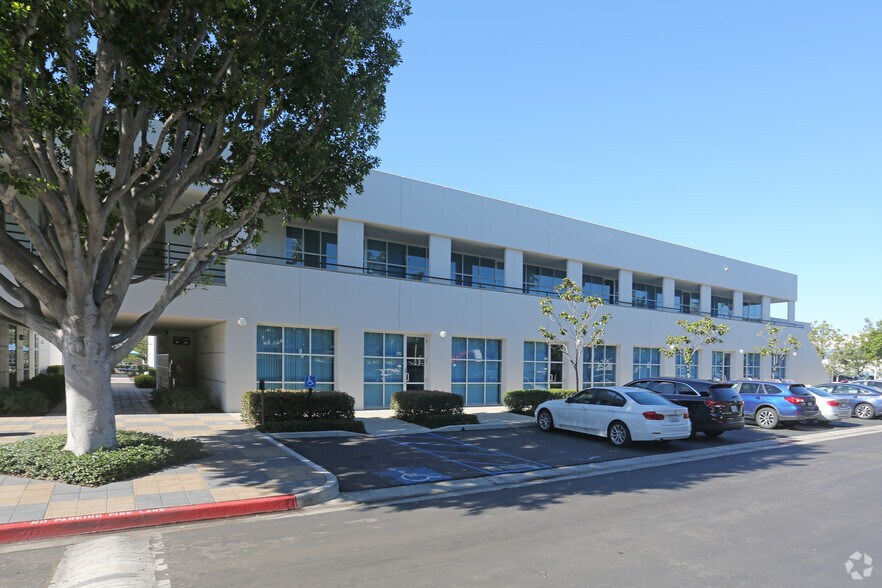 More Photos Of 18 Technology Dr, Irvine Research And Development For Lease