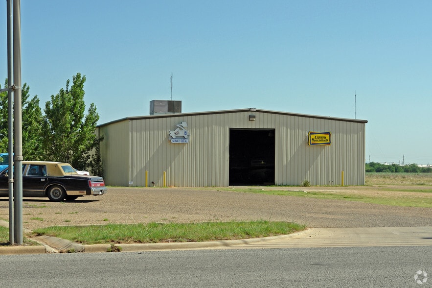 More Photos Of 921 E 66th, Lubbock Warehouse For Sale