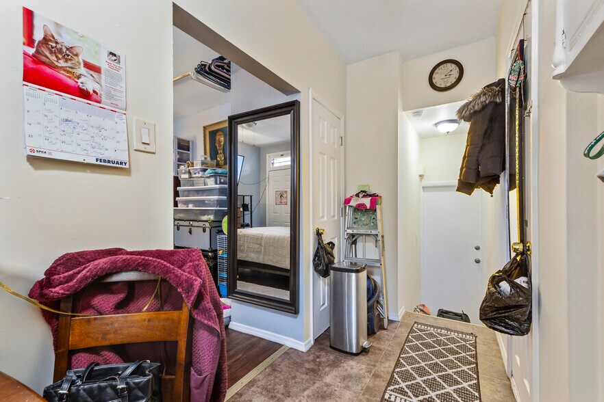 More Photos Of 6930 Myrtle Ave, Glendale General Retail For Sale